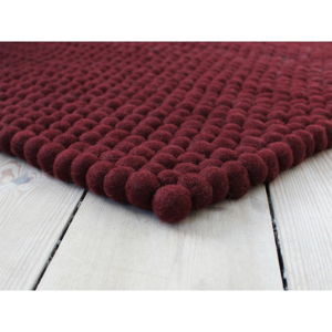 Tmavý višňovočervený guľôčkový vlnený koberec Wooldot Ball rugs, 120 x 180 cm