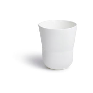 Biely hrnček z kostného porcelánu Kähler Design Kaolin, 300 ml
