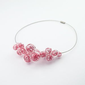 Sklenený ružový náhrdelník Ko-ra-le Wired Foam