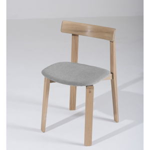 Jedálenská stolička z masívneho dubového dreva so sivým sedadlom Gazzda Nora