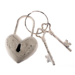 Biele dekoratívne liatinové kľúče Dakls Heart Rustico