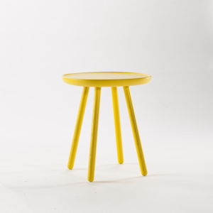 Žltý odkladací stolík z masívu EMKO Naïve, ⌀ 45 cm
