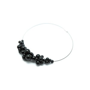 Drevený čierny náhrdelník Ko-ra-le Foam